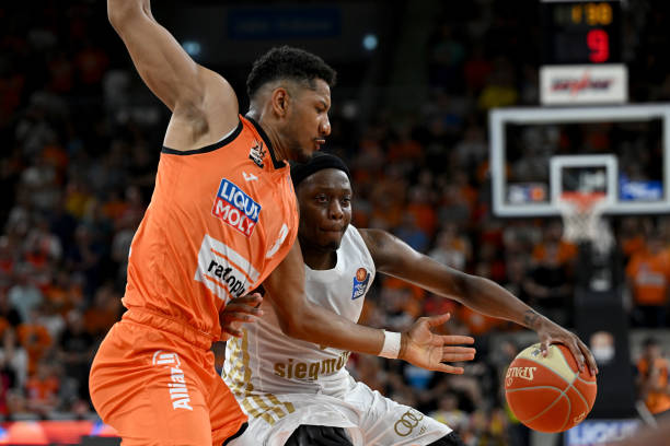 更因为两队 更因为两队