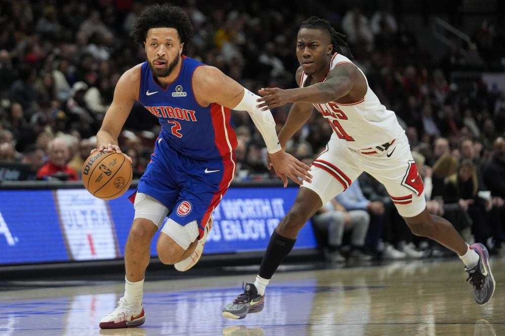 了他在场边 了他在场边