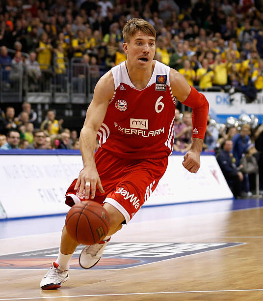 的背后又传 的背后又传