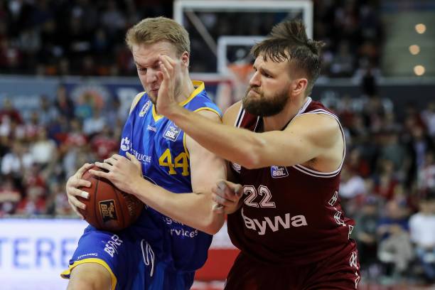 场上的每一 场上的每一